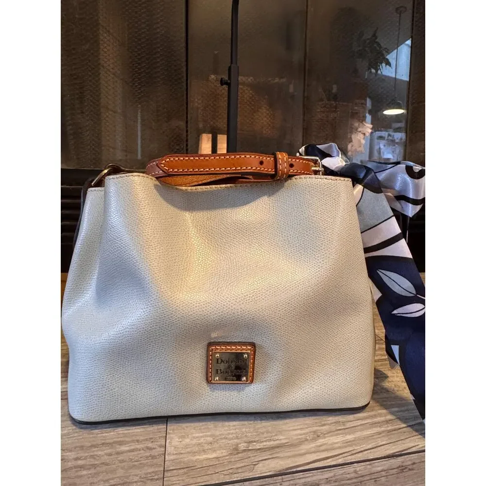 Dooney & Bourke this dooney